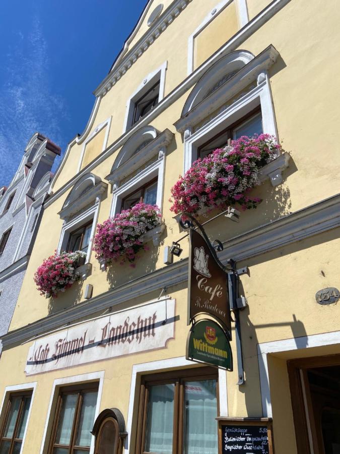 Restaurant-Cafe-Pension Himmel Λάντσχουτ Εξωτερικό φωτογραφία