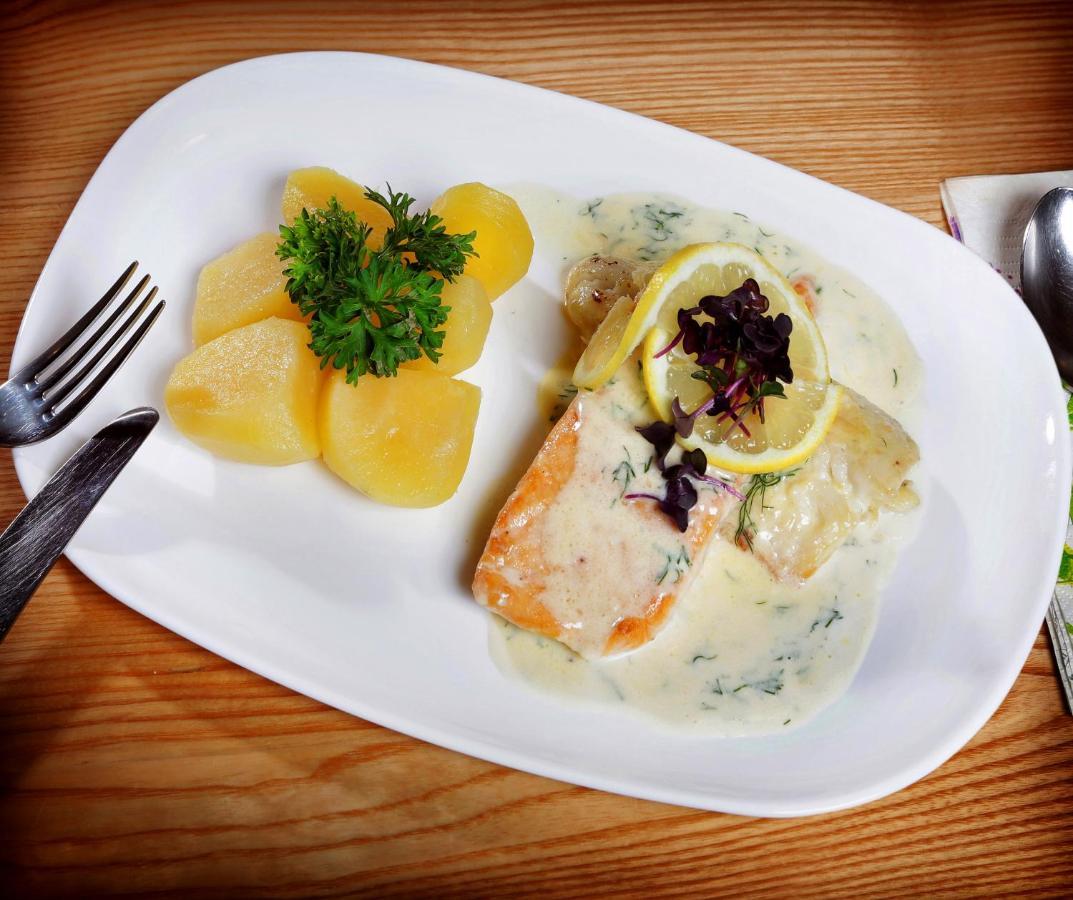Restaurant-Cafe-Pension Himmel Λάντσχουτ Εξωτερικό φωτογραφία