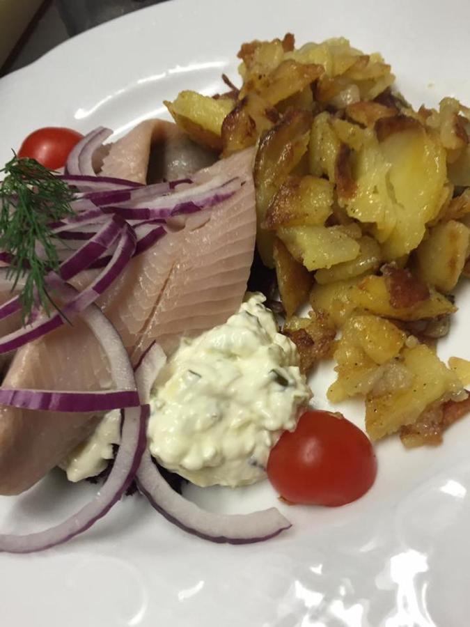 Restaurant-Cafe-Pension Himmel Λάντσχουτ Εξωτερικό φωτογραφία