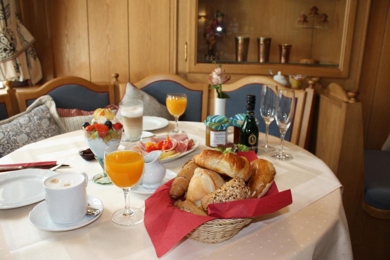 Restaurant-Cafe-Pension Himmel Λάντσχουτ Εξωτερικό φωτογραφία